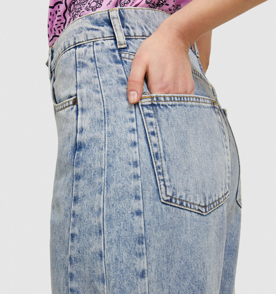 Barrel leg jeans - women's carrot fit jeans - Light Blue | Sisley image number 6